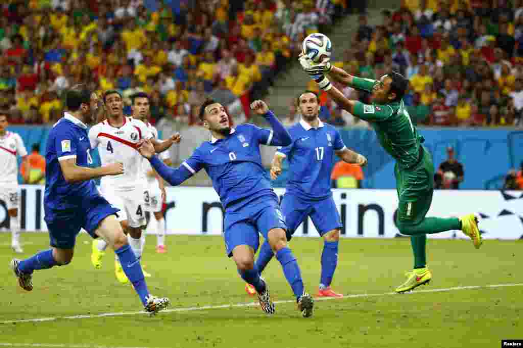 کوسٹا ریکا نے پہلی بار کواٹر فائنل کے لیے کوالیفائی کیا ہے۔ 