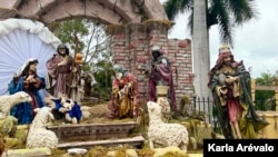 Pesebre en la Basílica del Señor de Esquipulas en Guatemala, donde se aprecian los Reyes Magos. [Fotografía Karla Arévalo / VOA]