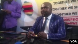 U-Godfrey Tsenengamu osewaphuma kubandla leZanu PF.
