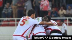 Les joueurs du Wydad Casablanca se félicitent après leur victoire contre Al Alhy d'Egypte, Maroc, le 4 novembre 2017.