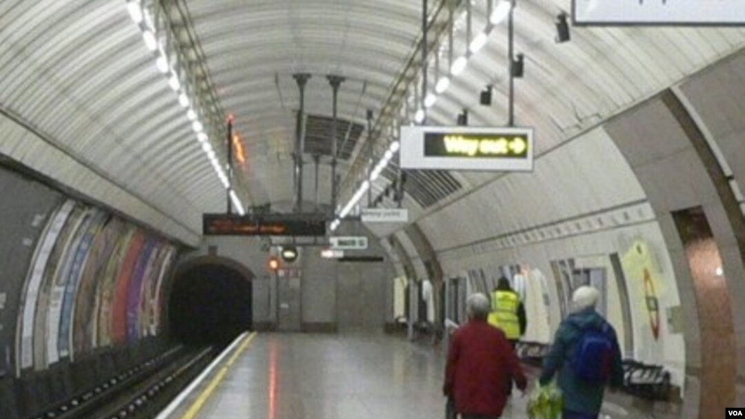 Salah satu stasiun kereta bawah tanah di London yang dikenal sebagai "the Tube".