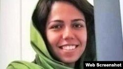 صبا آذرپیک، روزنامه‌نگار، از سوی دستگاه‌های امنیتی ایران بازداشت شد.