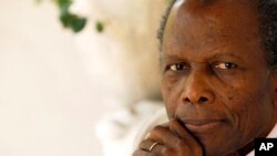 Foto Achiv: Akte Sidney Poitier nan Beverly Hills, Kalifoni, 2 Jyen 2008.