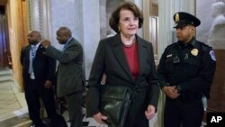 La senadora Dianne Feinstein dijo que lamentaban que su mejor esfuerzo por aprobar la prohibición de armas de asalto no haya sido suficiente.