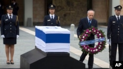 APTOPIX Mideast Israel Obit Ariel Sharon Shimon Peres Israel