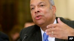 Ante el Comité de Apropiaciones del Senado, el secretario Jeh Johnson señaló que la cantidad de niños migrantes que ingresan por la frontera subirá a 90.000 a fines del año fiscal. 