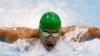 Le Sud-Africain Achmat Hassiem nage les 100 mètres papillon lors des paralympiques de 2012, le 1 septembre 2012 à Londres.