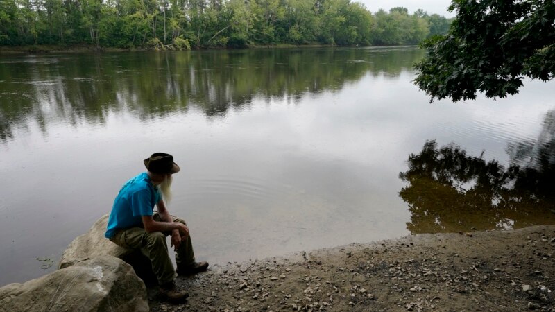 Old Man Thinks He Can No Longer Live Alone in the Woods
