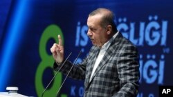 Rais wa Uturuki, Recep Tayyip Erdogan akizungumza katika mkutano wa usalama, Istanbul, Uturuki, Mei 8, 2016. 