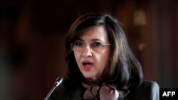 La ministra de Relaciones Exteriores colombiana, Claudia Blum, se pronuncia durante una rueda de prensa en el Palacio de San Carlos en Bogotá, el 26 de febrero de 2021.