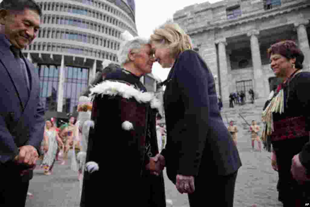U.S. Secretary of State Hillary Rodham Clinton, right, meets Rose Parae, Elder of New Zealand Parliment, after arriving at the Parliament Complex on Thursday, Nov. 4, 2010 in Wellington, New Zealand. (AP Photo/Evan Vucci, Pool)