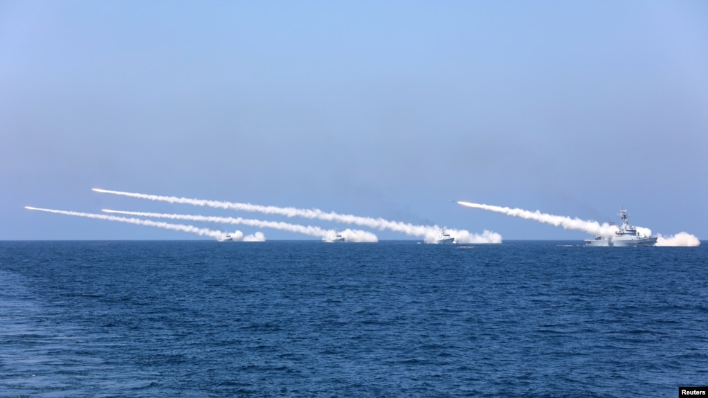 中国海军在渤海和黄海海域进行实弹军演。（2017年8月8日）(photo:VOA)