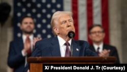 资料照片：2025年3月4日晚间，特朗普总统向美国国会参众两院联席会议发表讲话。