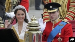 Hoàng tử Anh William cưới cô Kate Middleton vào ngày 29/4/2011 tại London trong 1 buổi lễ được khoảng 2 triệu khán giả trên toàn thế giới theo dõi