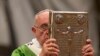 Paus Fransiskus Melansir Tinjauan Ajaran Katolik tentang Keluarga