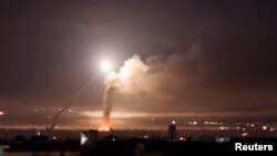 Raketna vatra viđena iz Damaska, Sirija, 10. maja 2018.