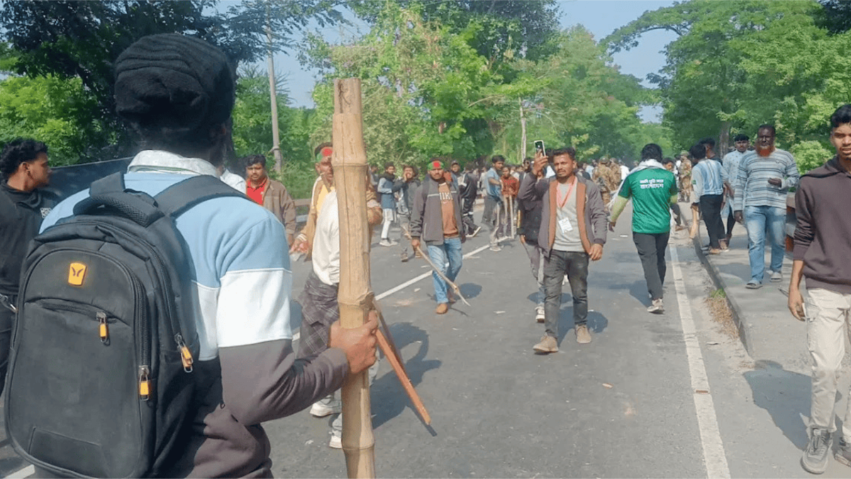 বাগেরহাটে ‘মার্চ ফর ইউনিটি’র গাড়িবহরে হামলা, আহত ২০