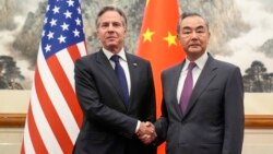 资料照片: 2024年4月26日美国国务卿布林肯(左)在中国北京钓鱼台国宾馆会见中国外交部长王毅