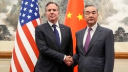Ngoại trưởng Hoa Kỳ Antony Blinken (trái) gặp Bộ trưởng Ngoại giao Trung Quốc Vương Nghị tại Bắc Kinh, Trung Quốc, vào ngày 26/4/2024. Vấn đề công nghệ trí tuệ nhân tạo đã nổi lên trong cuộc đàm phán giữa hai quan chức cấp cao này.