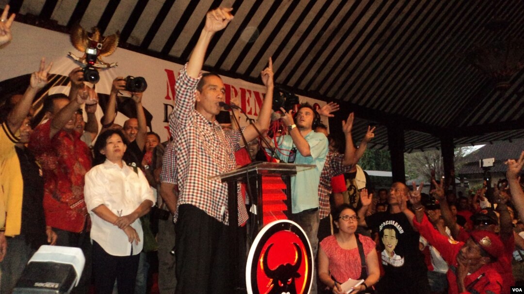 Capres Joko Widodo berkampanye di Solo, Jumat, 13 Juni 2014 (Foto: VOA/Yudha)