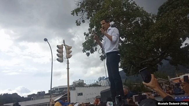 Ulusal Meclis Başkanı Juan Guaido