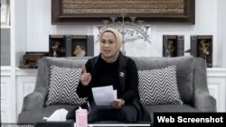 Bupati Karawang, Cellica Nurrachadiana dalam sebuah diskusi daring bertema "Perempuan sebagai Kepala Daerah: Pola Kepemimpinan dan Kebijakan", Selasa 25 Agustus 2020. (Tangkapan layar). 