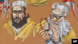 Boceto del imán Hafiz Muhammed Sher Ali Khan (derecha) junto a su hijo en una corte federal de Miami.