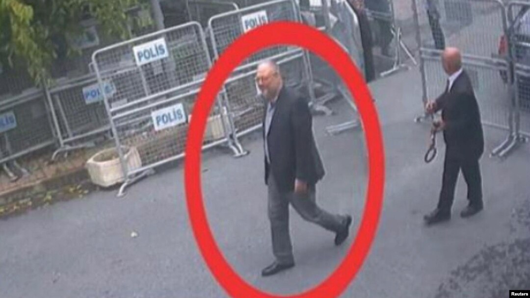 Snimak sa nadzorne kamere, prikazan na turskoj TV TRT, pokazuje novinara Džamala Kašogija pri ulasku u konzulat u Istanbulu