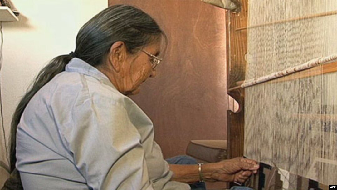 Indijanci iz plemena Navaho stotinama godina tkaju ćebad