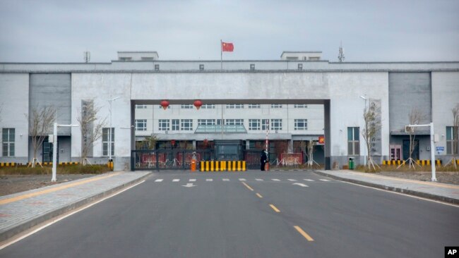"Урумчи №3" - самый крупный из т.н. "лагерей перевоспитания" в Синьцзяне