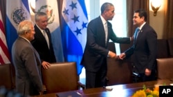 Presiden AS Barack Obama dan para pemimpin Amerika Tengah dalam pertemuan di Gedung Putih (25/7).