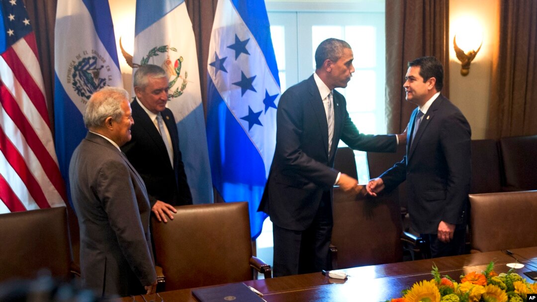 Từ trái: Tổng thống El Salvador, Tổng thống Guatemala, Tổng thống Hoa Kỳ và Tổng thống Honduras sau cuộc họp ở Tòa Bạch Ốc, 25/7/2014.