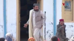 خیبر کې خلکو د پولیو د خبرتیا په اړه د سټېج ډرامې ننداره وکړه