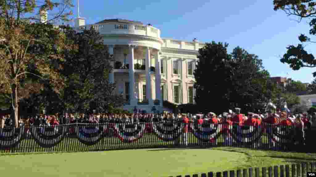 The White House estimates that more than 10,000 guests were in attendance for the ceremony welcoming Pope Francis, Sept. 23, 2015.