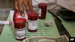 Des ordonnances pour obtenir du cannabis médicale à Venice, en Californie, le 14 mai 2013.