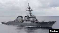 Le destroyer Wilber patrouille dans la mer des Philippines, le 15 août 2013. (REUTERS/U.S. Navy)
