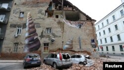 Gempa mengguncang Angreb, Kroasia di tengah 'lockdown' sebagian akibat merebaknya wabah corona di negara itu, 22 Maret 2020. 