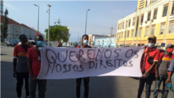 Protesto de trabalhadores despedidos por posto de combustível da Sonangol