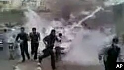 Ο στρατός επιχειρεί να διαφυλάξει τη τάξη στη Συρία