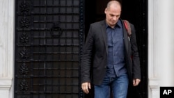 Foto de archivo del ministro de Finanzas, Yanis Varaoufakis, quien renunció este lunes tras el gane del "no".