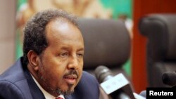 Rais wa Somalia Hassan Sheikh Mohamud akizungumza na waandishi wa habari.