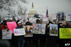 Protest ispred američkog Kongresa. (Foto: Drew ANGERER/AFP)