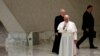 Pope Francis Keeps Distance, But Wears No Mask During Audience 