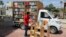 Salah satu perpustakaan mobil keliling di Baghdad, Irak (foto: ilustrasi). 
