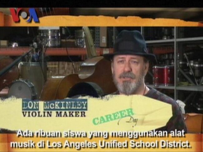 Karir sebagai Pembuat Alat Musik Biola - VOA Career Day