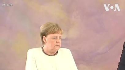 Thủ tướng Đức Merkel tiếp tục có biểu hiện không khoẻ