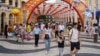 资料照片: 2023年10月3日中国游客在澳门