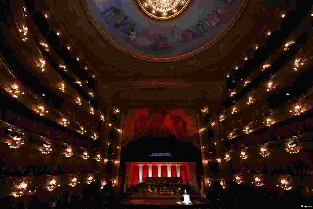 President of the International Olympic Committee (IOC) Jacques Rogge (bottom R) speaks during the opening ceremony for the IOC&#39;s 125th session at the Teatro Colon opera house in Buenos Aires, Argentina, Sept. 6, 2013.