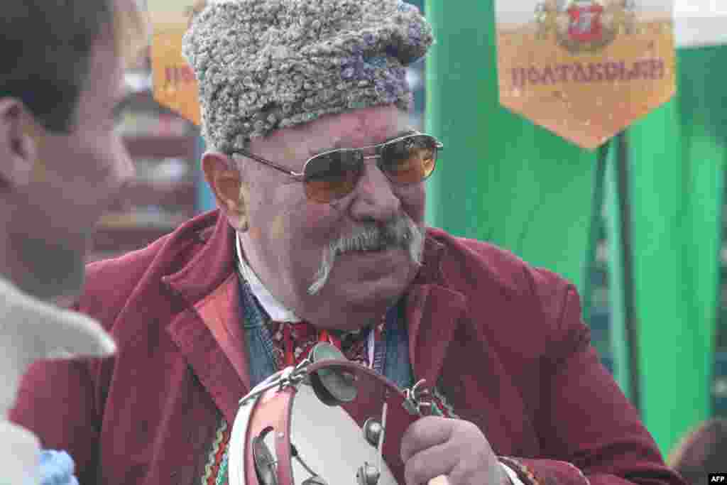 Для большинства посетителей, как оказалось, главное – не сало, а хорошее настроение