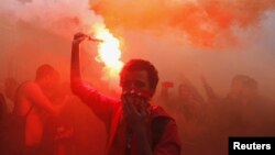 Navijači fudblaskog kluba Al Ahli slave posle izricanja smrtne presude odgovornim za nerede u Port Saidu prošle godine
